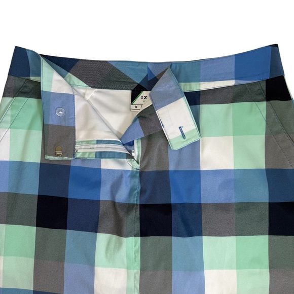 Izod Golf Plaid Mini Skort in Blue and Green. Size 12 - Picture 6 of 14